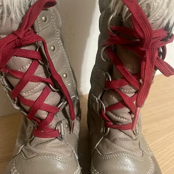 Sorel Tofino Size 7 Waterproof Winter snow rain Boots Tan Faux Fur - Picture 4 of 16